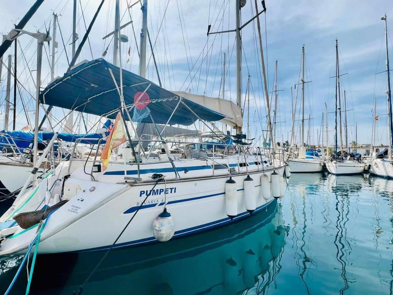 Precioso Yate En El Centro Del Puerto De Mogan Otel Dış mekan fotoğraf