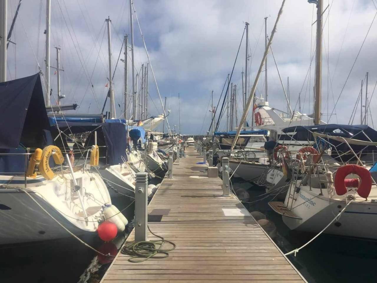 Precioso Yate En El Centro Del Puerto De Mogan Otel Dış mekan fotoğraf