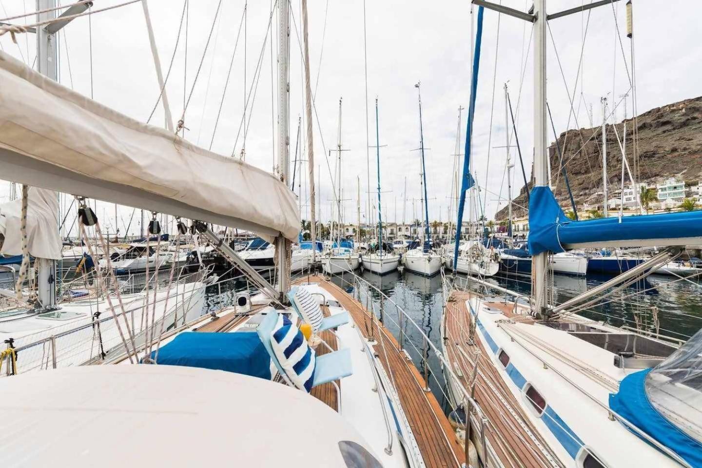 Precioso Yate En El Centro Del Puerto De Mogan Otel Dış mekan fotoğraf