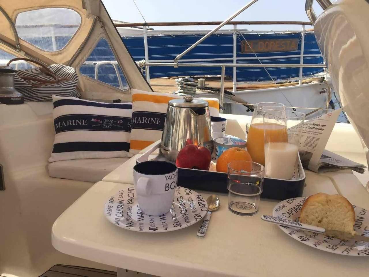 Precioso Yate En El Centro Del Puerto De Mogan Otel Dış mekan fotoğraf